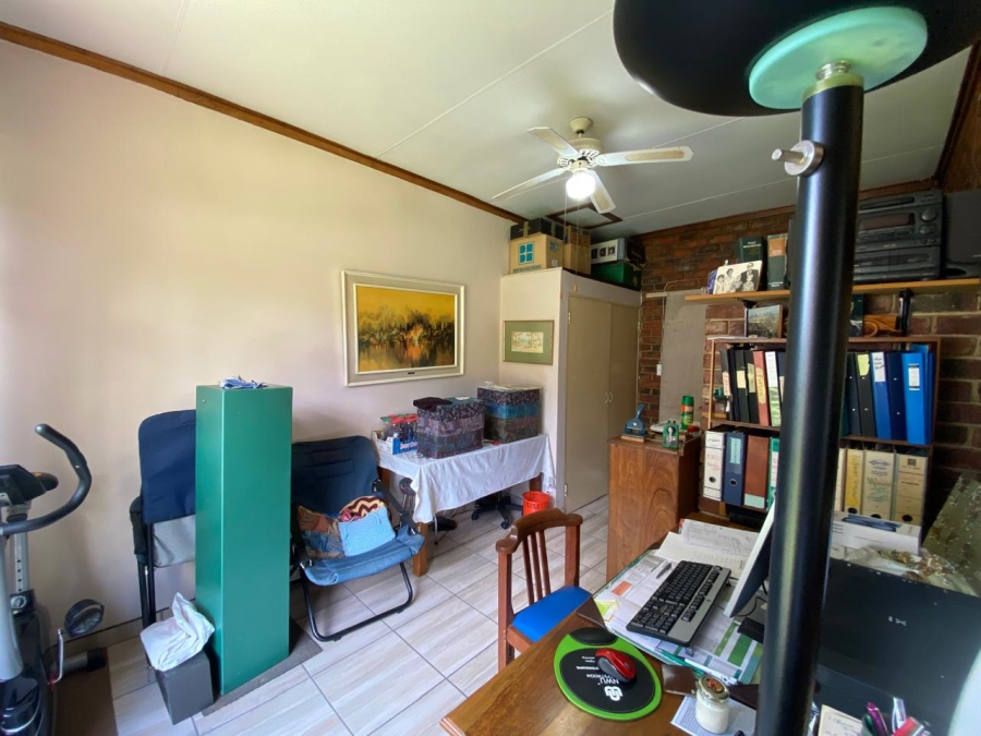 4 Bedroom Property for Sale in Kannoniers Park North West